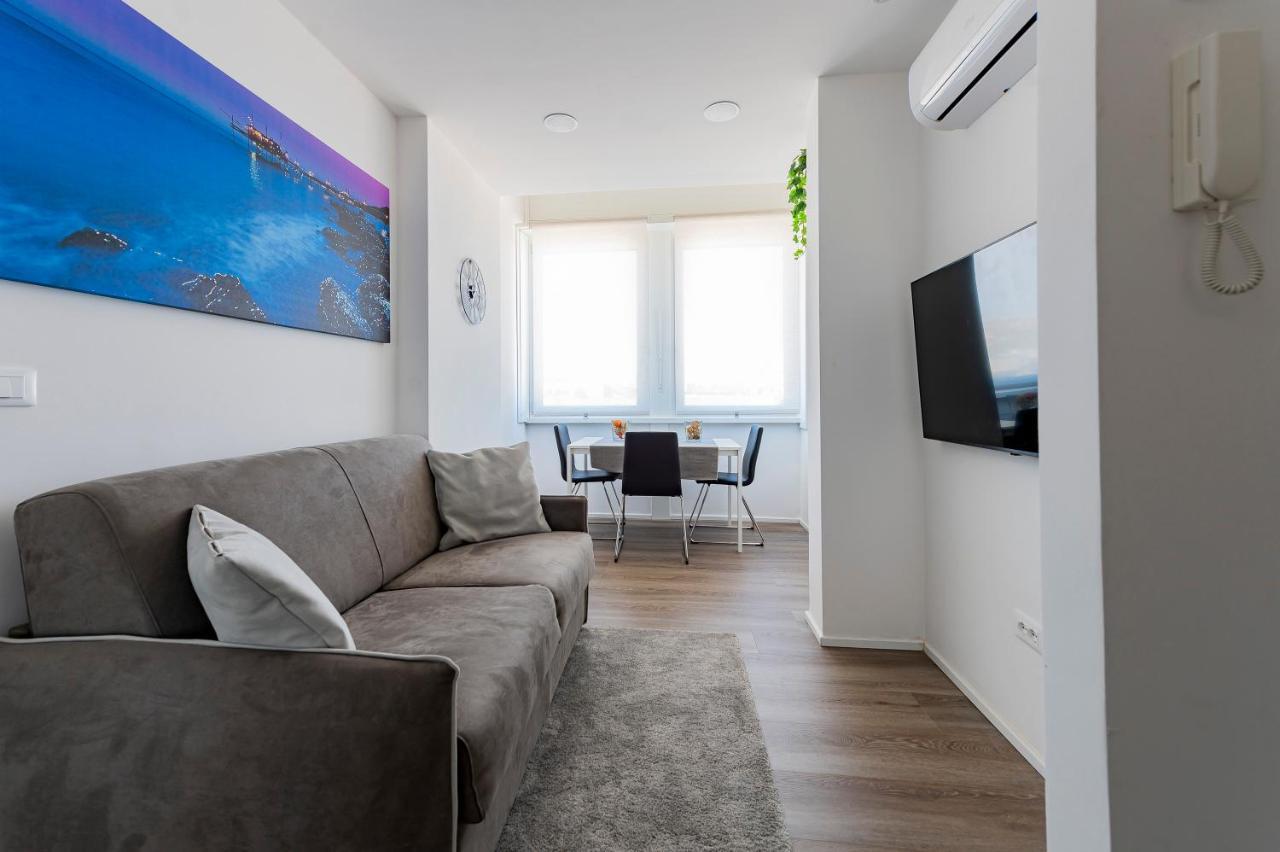 Piazza Salotto & Stazione Comfy Apartment Pescara Exterior foto