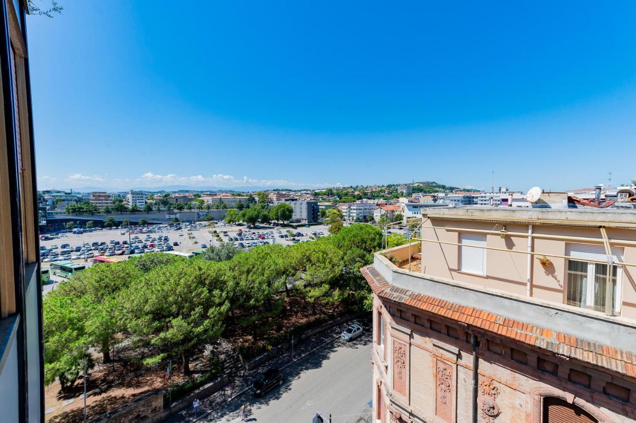 Piazza Salotto & Stazione Comfy Apartment Pescara Exterior foto