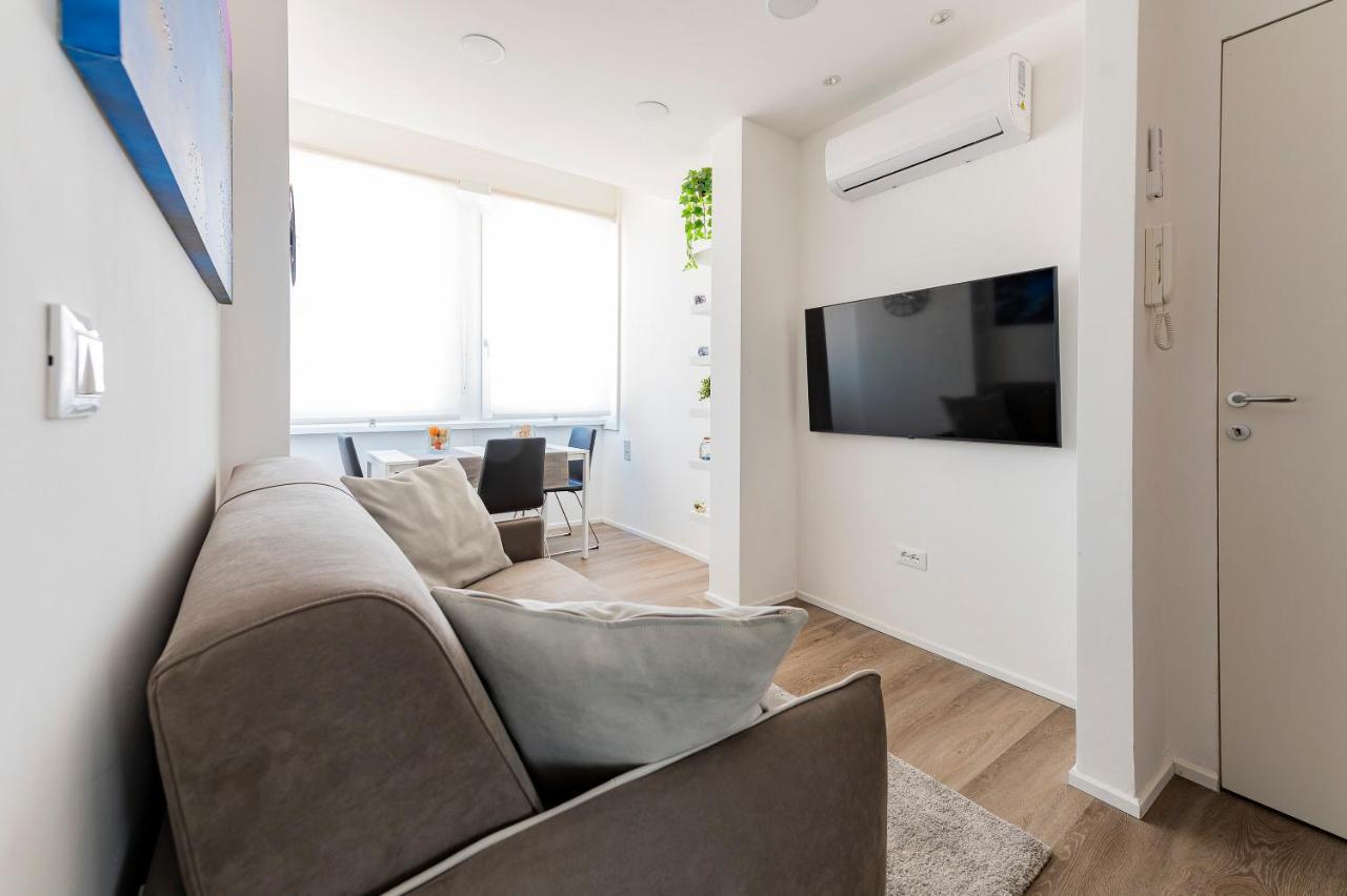 Piazza Salotto & Stazione Comfy Apartment Pescara Exterior foto